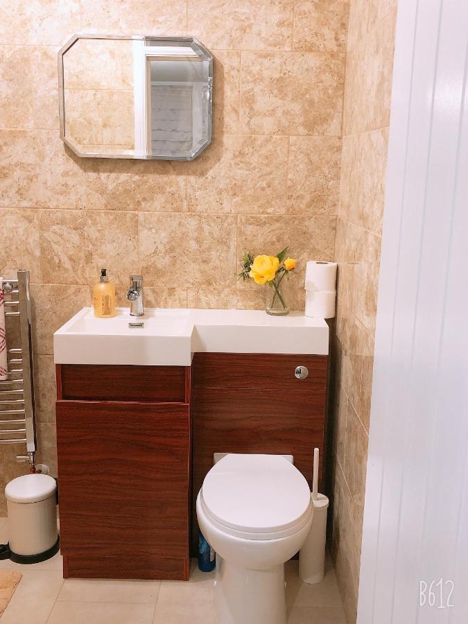 Flat 1 - Entire Modern Studio With En-Suite And Free Parking Close To Qmc, City Centre & Notts Uni Nottingham Dış mekan fotoğraf